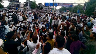 भोपाल में आंदोलन करते मूंग उत्पादक किसान।