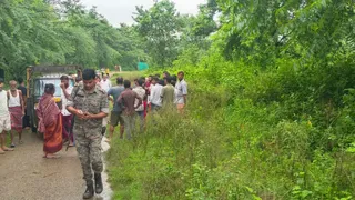 मामले की जांच करती पुलिस
