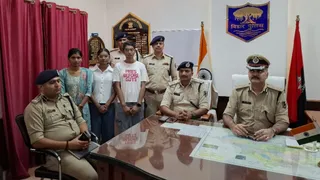 प्रेस वार्ता में जानकारी देते आईजी विकास वैभव। जागरण