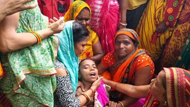 कौशांबी में बड़ी घटना, पांचवीं कक्षा के छात्र ने सहपाठी का गला दबाया, अस्पताल में मौत पर स्वजन व ग्रामीणों का हंगामा