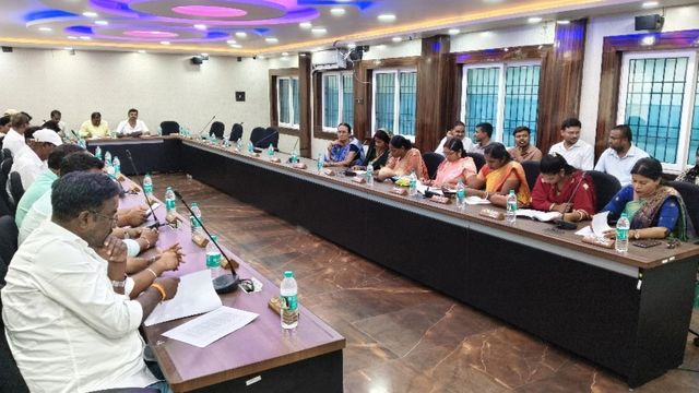 त्योहारों से पहले जगमग होगा जमालपुर शहर: 6 प्रमुख सड़कों पर लगेगी लाइट, 66 विकास योजनाओं को मिली हरी झंडी
