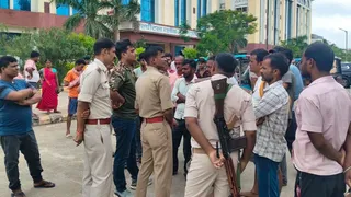 गिरियक हादसे के बाद अस्पताल पहुंची पुलिस व स्वजन। जागरण