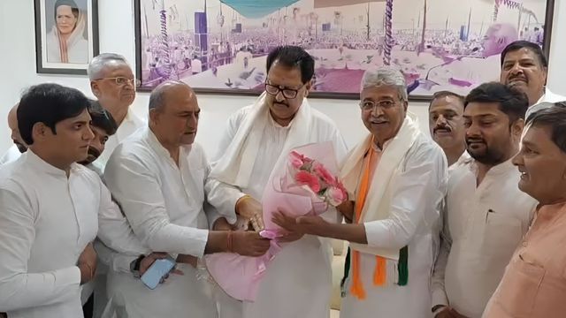 'अगर ऐसा ही रहा तो सत्ता में कभी भी नहीं आएगी कांग्रेस...', प्रभारी संजय दत्त के सामने खुलकर बोले कार्यकर्ता
