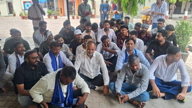 हरिद्वार के भगवानपुर में सीएम के आगमन से पहले हंगामा, हिरासत में आसपा नेता; थाने पर भीम आर्मी का प्रदर्शन