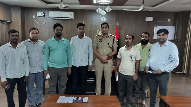 नारनौल पुलिस ने लाखों रुपये के मोबाइल खोजकर मालिकों को लौटाए, खिल उठे चेहरे
