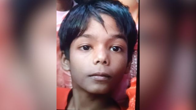 जमुई में 10 वर्षीय छात्र स्कूल से लापता, स्टेडियम से मिला बैग; पुलिस तलाश में जुटी
