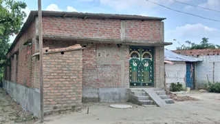 मृतका के घर में ताला बंद। सौ. ग्रामीण