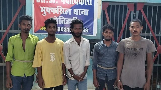 पूर्वी चंपारण में ट्रैक्टर चोरी के शक में युवक को पोल से बांधकर पीटा, पांच गिरफ्तार