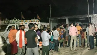कोतवाली देहात क्षेत्र के झौहना गांव के गोसाई पुरवा में शुक्रवार देर शाम की एक घटना ने पूरे जिले में खलबली मचा दी