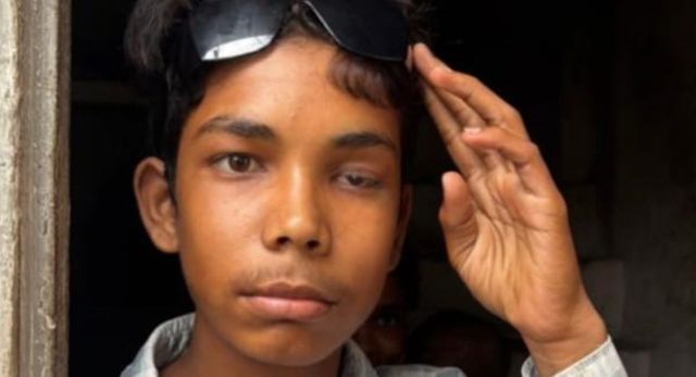 गोरखपुर में MDM का गेहूं पिसाने गए छात्र की आंख में लगी चोट, इंचार्ज हेड मास्टर सस्पेंड; BEO को सौंपी मामले की जांच
