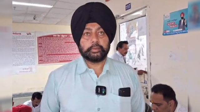 पंजाब के गुरदासपुर में BLO से दुर्व्यवहार, SDM के ऑफिस में अधिकारी ने हाथ से SIR फॉर्म छीनकर फेंका
