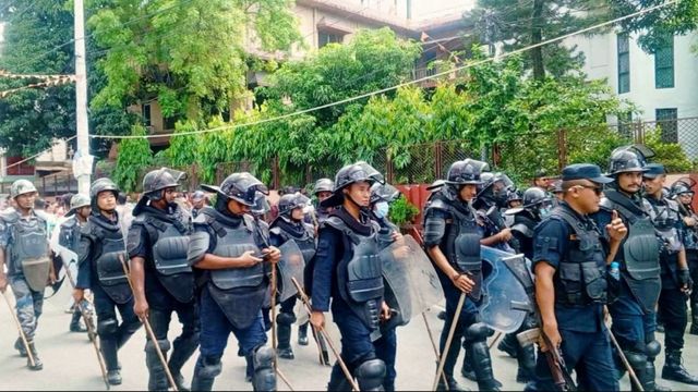 भारत-नेपाल बॉर्डर पर तनाव, नो मैन्स लैंड के पास पहुंचे प्रदर्शनकारी; हाई अलर्ट पर SSB
