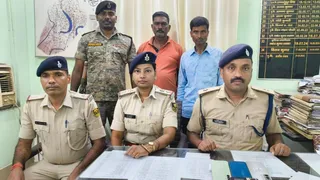 मोतिहारी में पुलिस की गिरफ्त में आरोपित।