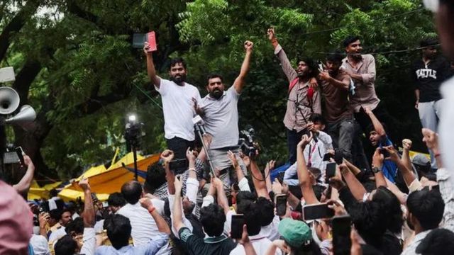 विचार: परंपरागत राजनीति के लिए बड़ा सबक