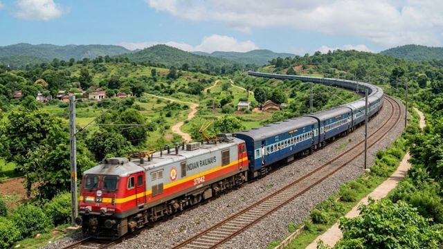 गोड्डा से दौराई जाने वाली एक्सप्रेस का रूट डायवर्ट: 11 अगस्त से 22 सितंबर तक रेवाड़ी-जयपुर होकर चलेगी ट्रेन
