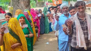 दतिया उपचुनाव के दौरान मतदाताओं में नजर आया उत्साह (फाइल फोटो)