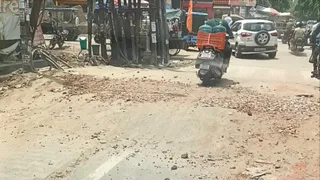 सड़कों का बुरा हाल। जागरण