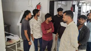 लोहरदगा में ट्रक ने स्कूटी को रौंदा ( प्रतीकात्मक तस्वीर )