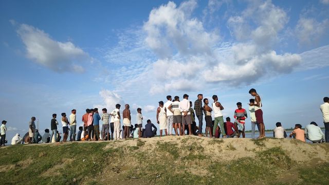 लखीमपुर खीरी में 9 लोगों से भरी नाव शारदा नदी में पलटी, दो लापता
