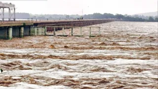 20 जिलों में बाढ़ से हाहाकार
