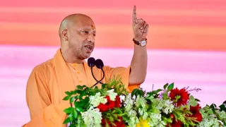 मुहम्मदाूबाद के मंडी परिसर में जनसभा को संंबोधित करते मुख्यमंत्री योगी आदित्यनाथ