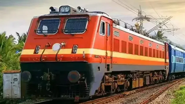 आनंद विहार-पूर्णिया और सहरसा स्पेशल ट्रेनें अगस्त तक चलेंगी, त्योहारों और भीड़ को देखते हुए रेलवे का फैसला
