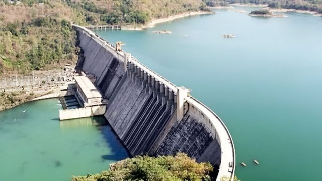 रिहंद बांध का जलस्तर उम्मीद से काफी नीचे, तापीय बिजली परियोजनाओं पर मंडराया संकट
