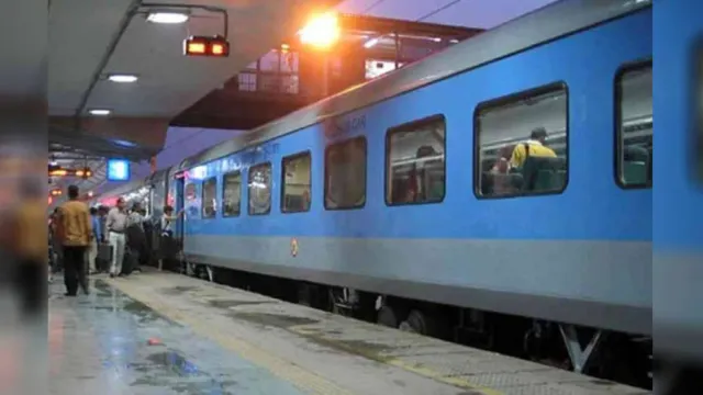 रेलवे कर्मचारियों को बड़ा तोहफा: शताब्दी एक्सप्रेस में अब 2 की जगह मिलेंगी 4 सीटें, रेलवे बोर्ड ने बदला नियम
