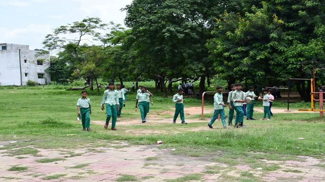 झारखंड के स्कूलों नामांकन और प्रगति में भारी गिरावट, लाखों छात्र हुए ड्रापआउट
