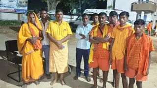 कांवड़िया की मौत के बाद शोक मनाते लोग। (जागरण)