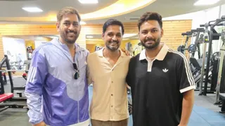 ऋषभ पंत पहुंचे धोनी के पास