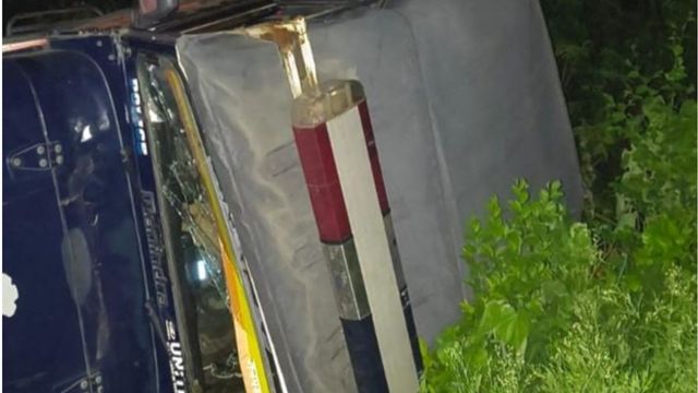 मैनपुरी में रात्रि गश्त पर निकली पुलिस जीप में क्रेन ने मारी टक्कर, दो सिपाही सहित तीन घायल
