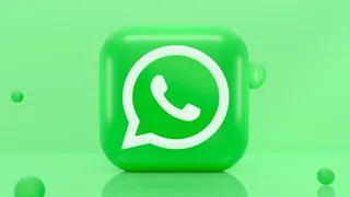 WhatsApp में एज वेरिफिकेशन का प्रॉम्प्ट नजर आया है।