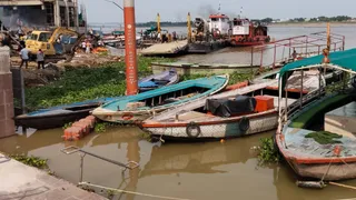 सावन के पहले सोमवार के लिए काशी में गंगा घाटों पर सुरक्षा के कड़े इंतजाम।