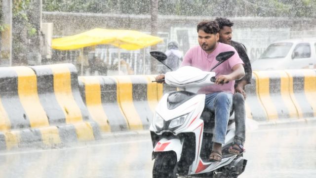 UP Weather: 1 अगस्त को कैसा रहेगा मौसम, IMD का लेटेस्ट अपडेट; पीलीभीत सहित कई जिलों में बिजली गिरने का अलर्ट