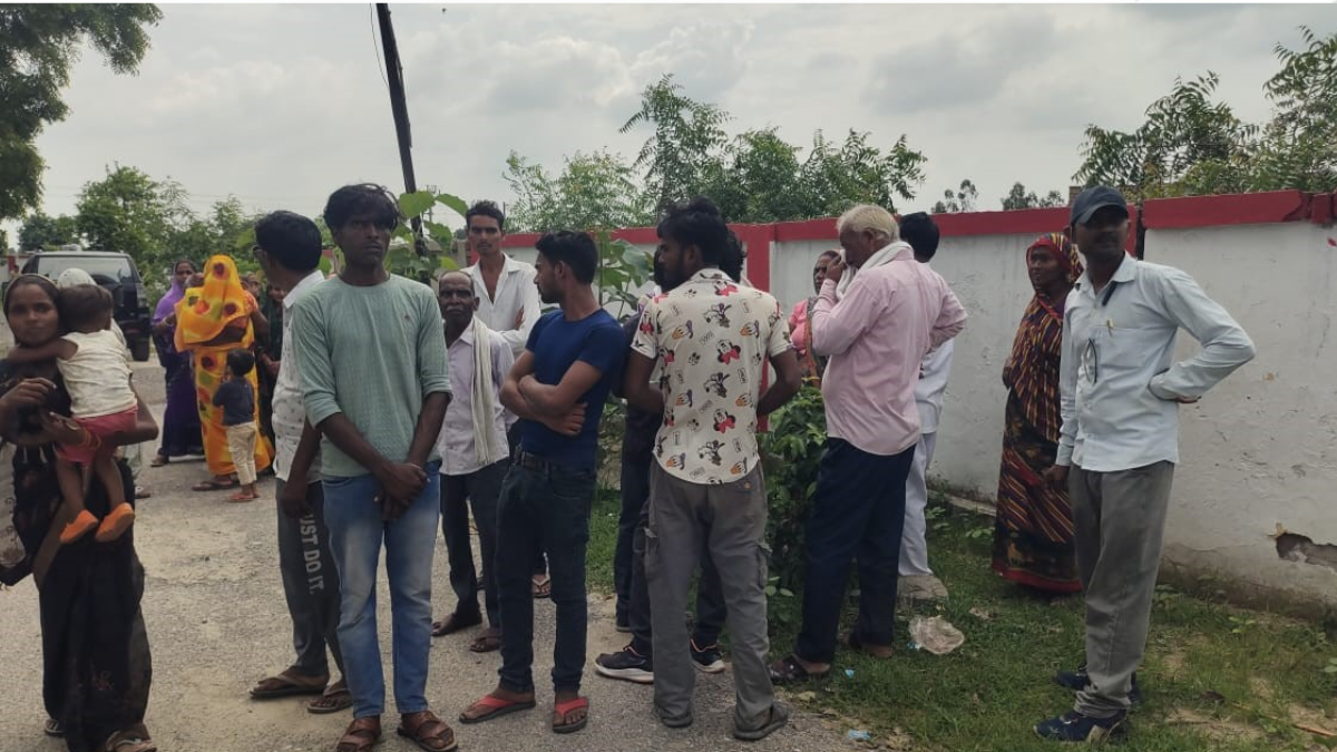 लखीमपुर में फंदे से लटकता मिला महिला का शव, मायके पक्ष ने लगाया ससुराल वालों पर आरोप
