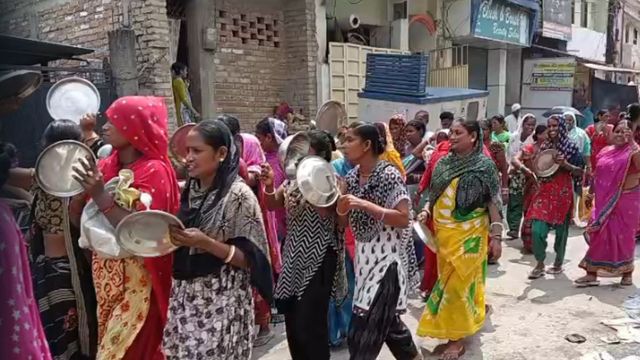 मुजफ्फरपुर नगर निगम हड़ताल के तीसरे दिन शहर में कचरे का अंबार, कांवरिया मार्ग और मंदिर भी प्रभावित