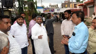 भोलानाथ कांवरिया पथ का जायजा लेते विधायक रोहित पांडेय। (जागरण)