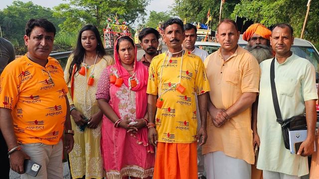 शिवभक्ति का स्वरूप यह भी!... एक्स. मुस्लिम शिवभक्त कांवड़ियों का जत्था बना आकर्षण और चर्चा का विषय
