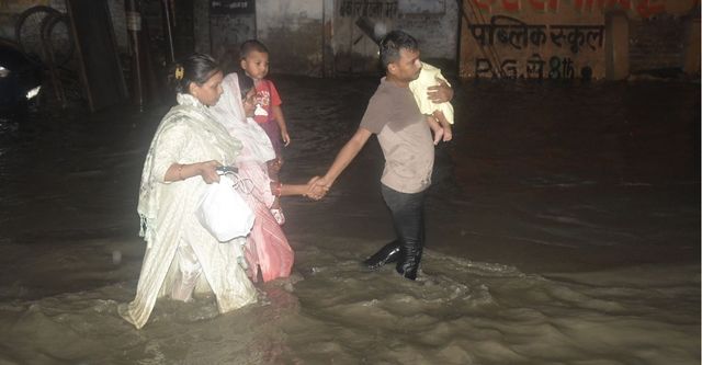 कानपुर में एक घंटे जमकर बारिश, जलभराव की देखें खतरनाक तस्वीर, कैसे अव्यवस्था से जूझते दिखे शहरवासी