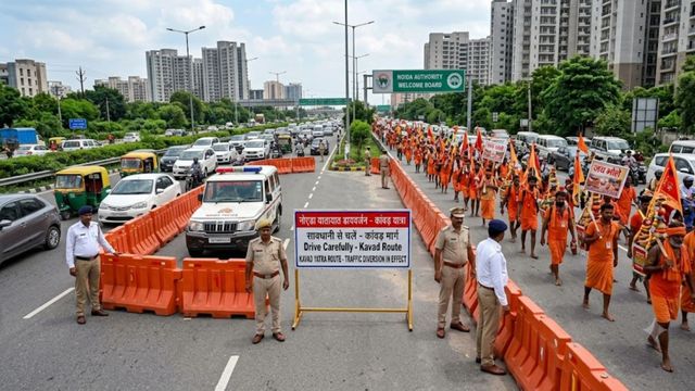 नोएडा में ट्रैफिक प्लान लागू, 14 मार्गों पर तैनात रहेंगे 2500 जवान; AI कैमरों से होगी कांवड़ियों की गिनती