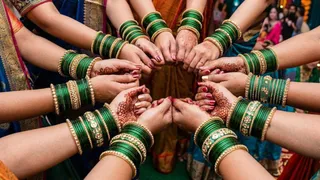 सावन के लिए स्पेशन बैंगल डिजाइन (AI Generated Image)