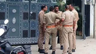 पुलिस ने सीसीटीवी फुटेज खंगालने के साथ जांच शुरू कर दी