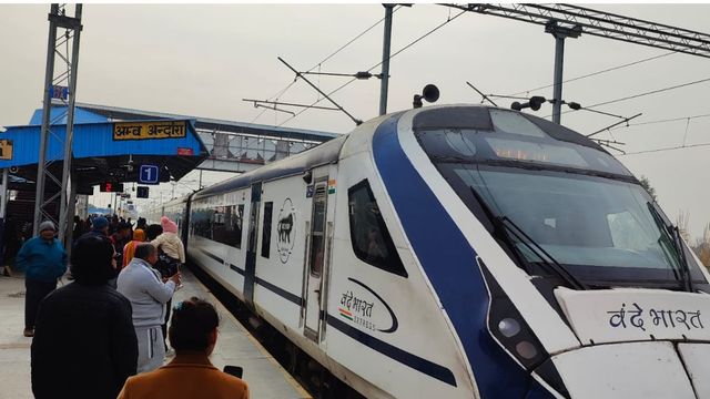 वंदे भारत, हिमाचल एक्सप्रेस समेत अन्य ट्रेन देरी से पहुंची ऊना, अंबाला पैसेंजर निरस्त; रेल यात्री हुए परेशान
