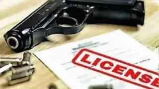 पूर्व ब्लाक प्रमुख के भाइयों व हत्यारोपित के भाई के शस्त्र लाइसेंस प्रयागराज डीएम कोर्ट ने निरस्त किए।