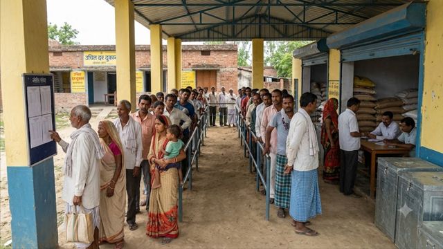 बहराइच में ई-केवाईसी न कराने पर 1.50 लाख लाभार्थियों को राशन मिलना बंद, लाभ पाने के लिए करें यह काम
