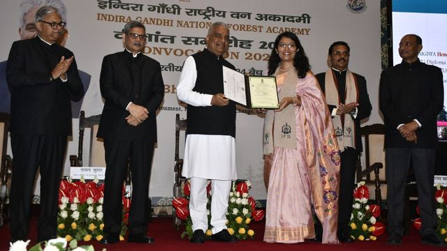 IGNFA दीक्षा समारोह: देश को मिले 109 युवा IFS अधिकारी, महाराष्ट्र की प्रतीक्षा काले बनीं टॉपर