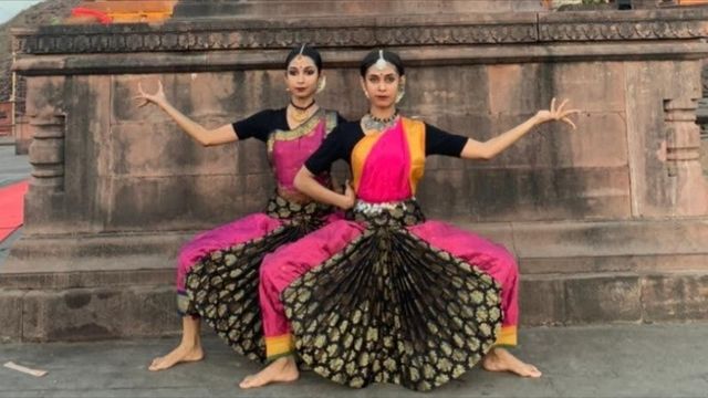 ग्लासगो कॉमनवेल्थ गेम्स में जुड़वां बहनें दिखाएंगी जलवा, समापन समारोह में देंगी भरतनाट्यम की प्रस्तुति