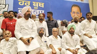 मानसा में बैठक के दौरान पहुंचे भुपेश बघेल व अमरिंदर सिंह राजावड़िंग।