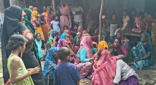 हमीरपुर में जांच के इंतजार में चार घंटे फंदे पर लटका रहा महिला का शव, पुलिस देती रही पहरा
